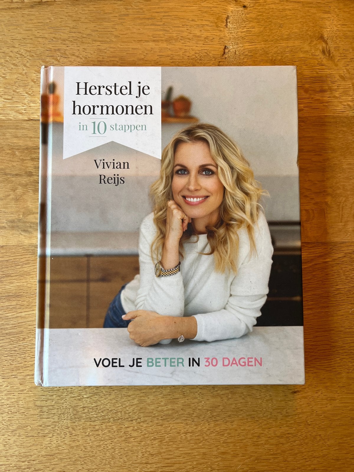 Herstel je hormonen in 10 stappen - Vivian Reijs, Ophalen of Verzenden, Gelezen, Gezondheid en Conditie