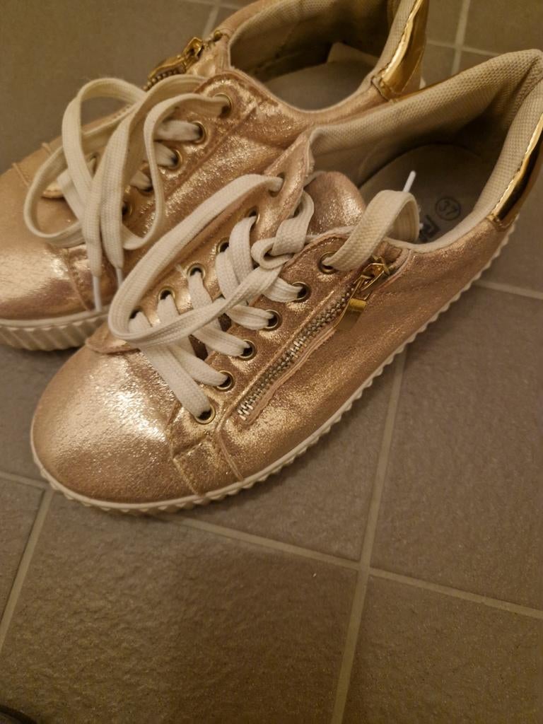 Dames schoenen, Ophalen of Verzenden, Zo goed als nieuw, Zwart, Sneakers of Gympen