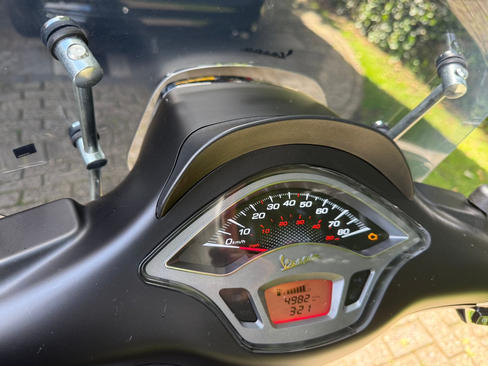 Vespa scooter sprint mat zwart, Fietsen en Brommers, Scooters | Vespa, Ophalen, Zo goed als nieuw, Benzine