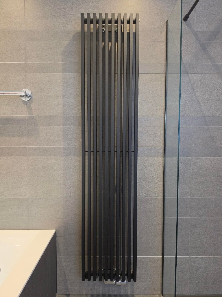 Vasco badkamerradiator met onderblok - modern design, Ophalen, 500 tot 800 watt, Radiator, Nieuw
