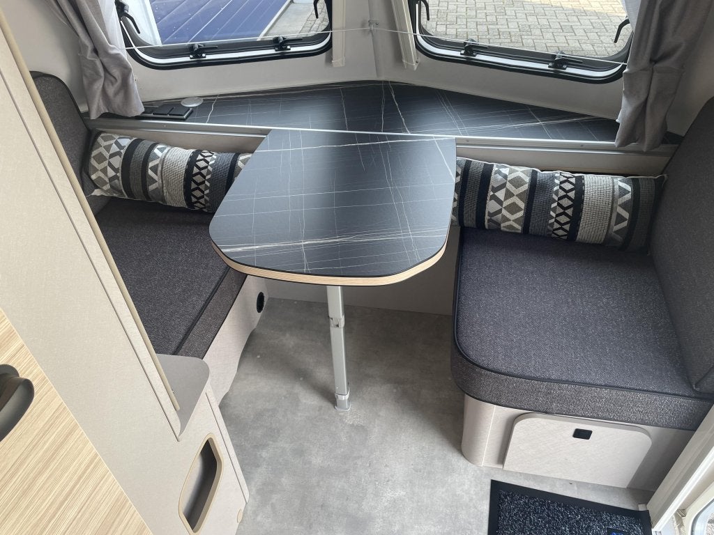 Eriba Touring 542 Silver Edition, Caravans en Kamperen, Caravans, Overige typen, Bedrijf, Tot en met 3, 4 tot 5 meter