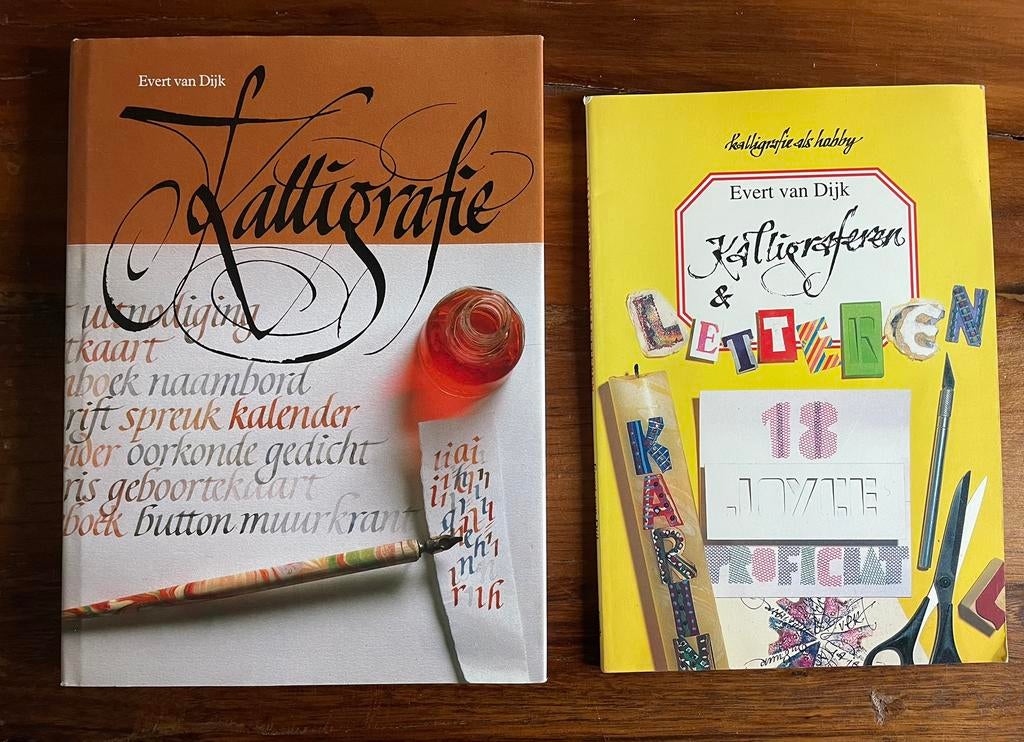 2 boeken over kalligrafie, door Evert van Dijk, Ophalen of Verzenden, Gelezen, Overige onderwerpen