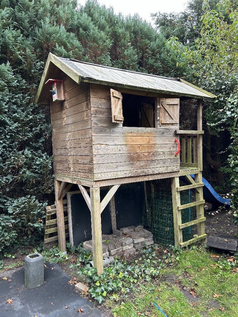 Gebruikt houten speelhuis, zelf in elkaar te zetten, Ophalen, Gebruikt, Hout