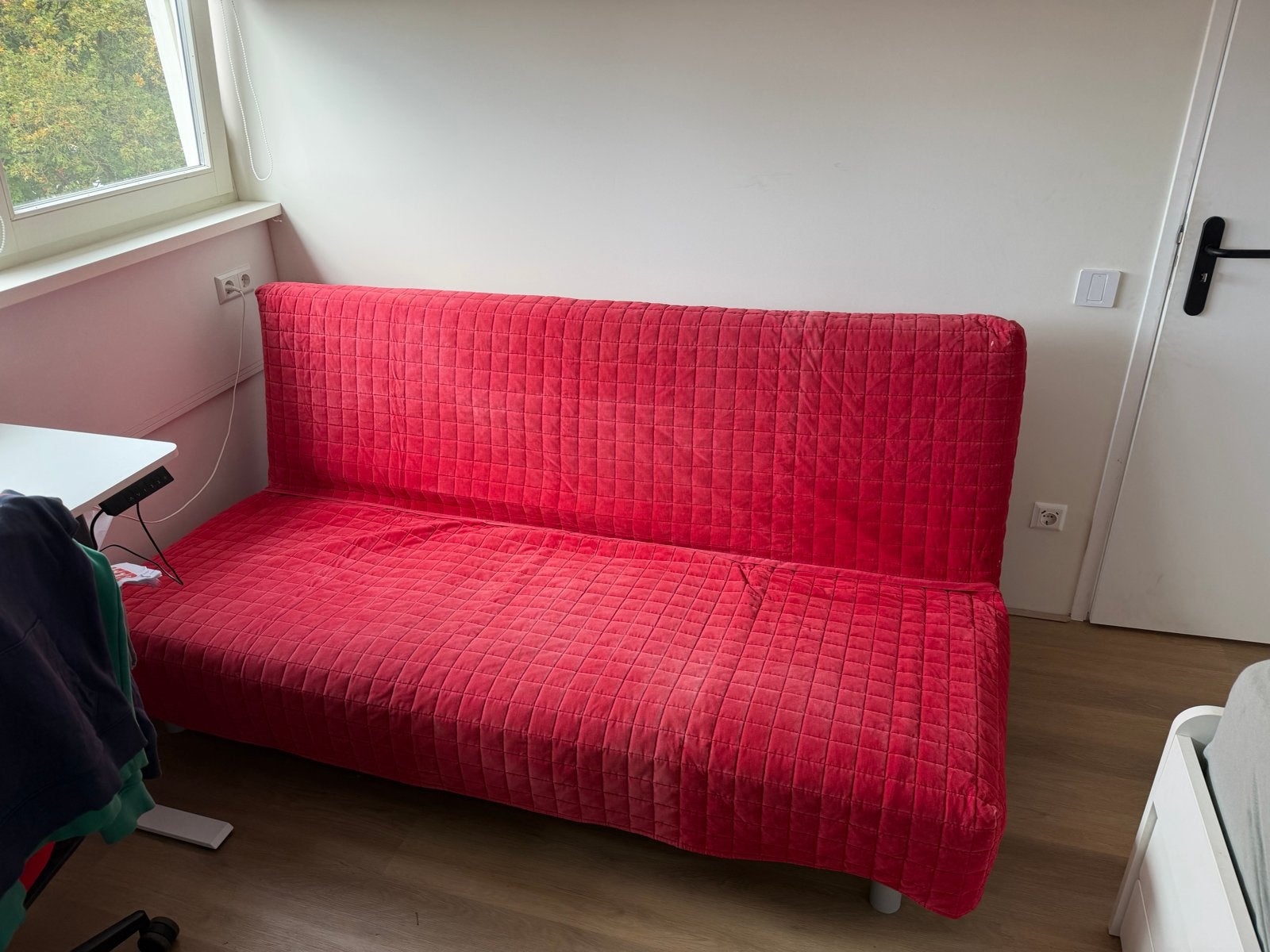 IKEA Beddinge slaapbank - rood/wit, Huis en Inrichting, Slaapkamer | Slaapbanken, Ophalen, Gebruikt, Tweepersoons, 140 cm