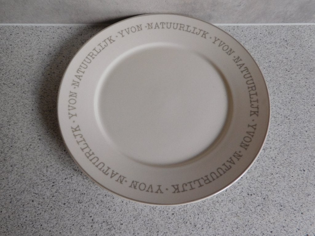 Bord 21 cm Natuurlijk Gewoon Leuk Yvon Jaspers, Overige merken, Keramiek, Ophalen of Verzenden, Zo goed als nieuw