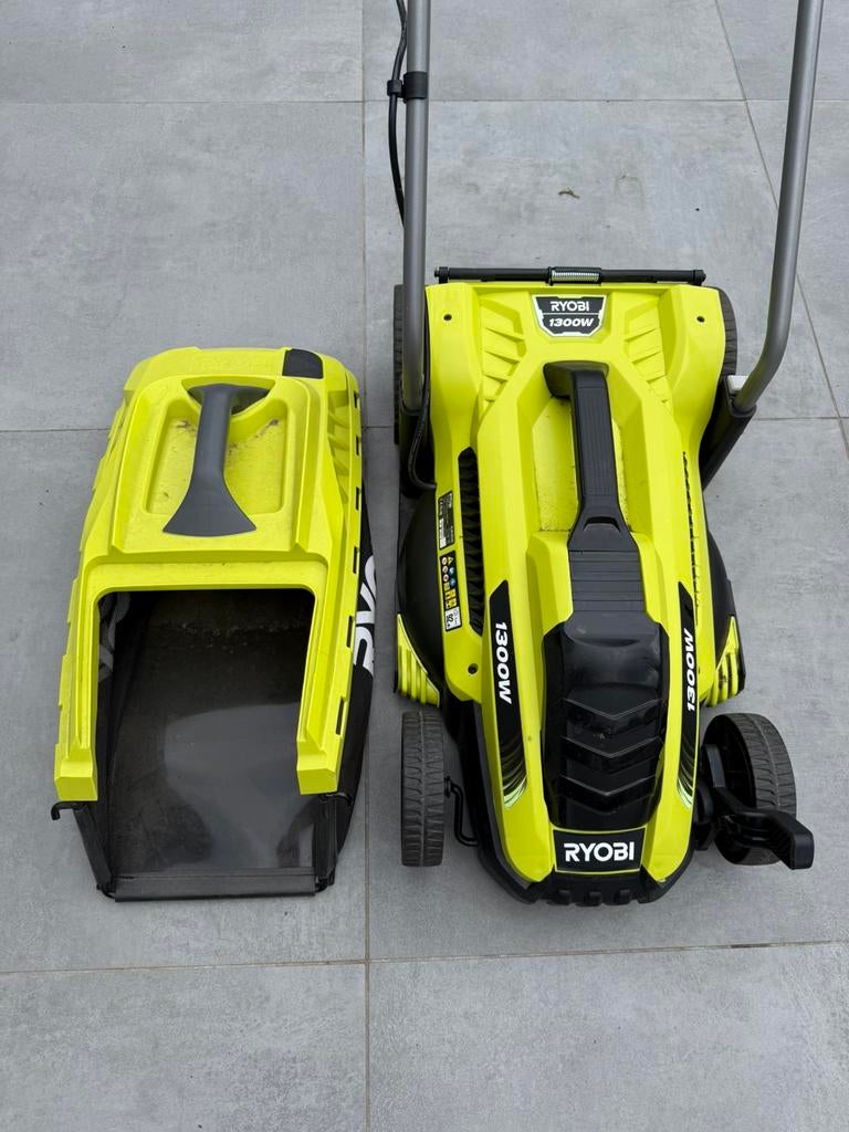 Ryobi 1300w grasmaaier, Ophalen, Zo goed als nieuw