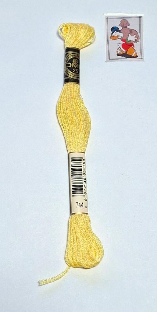 DMC mouline, geel 744, Mulhouse, France, Ophalen of Verzenden, Borduurgaren of Zijde, DMC