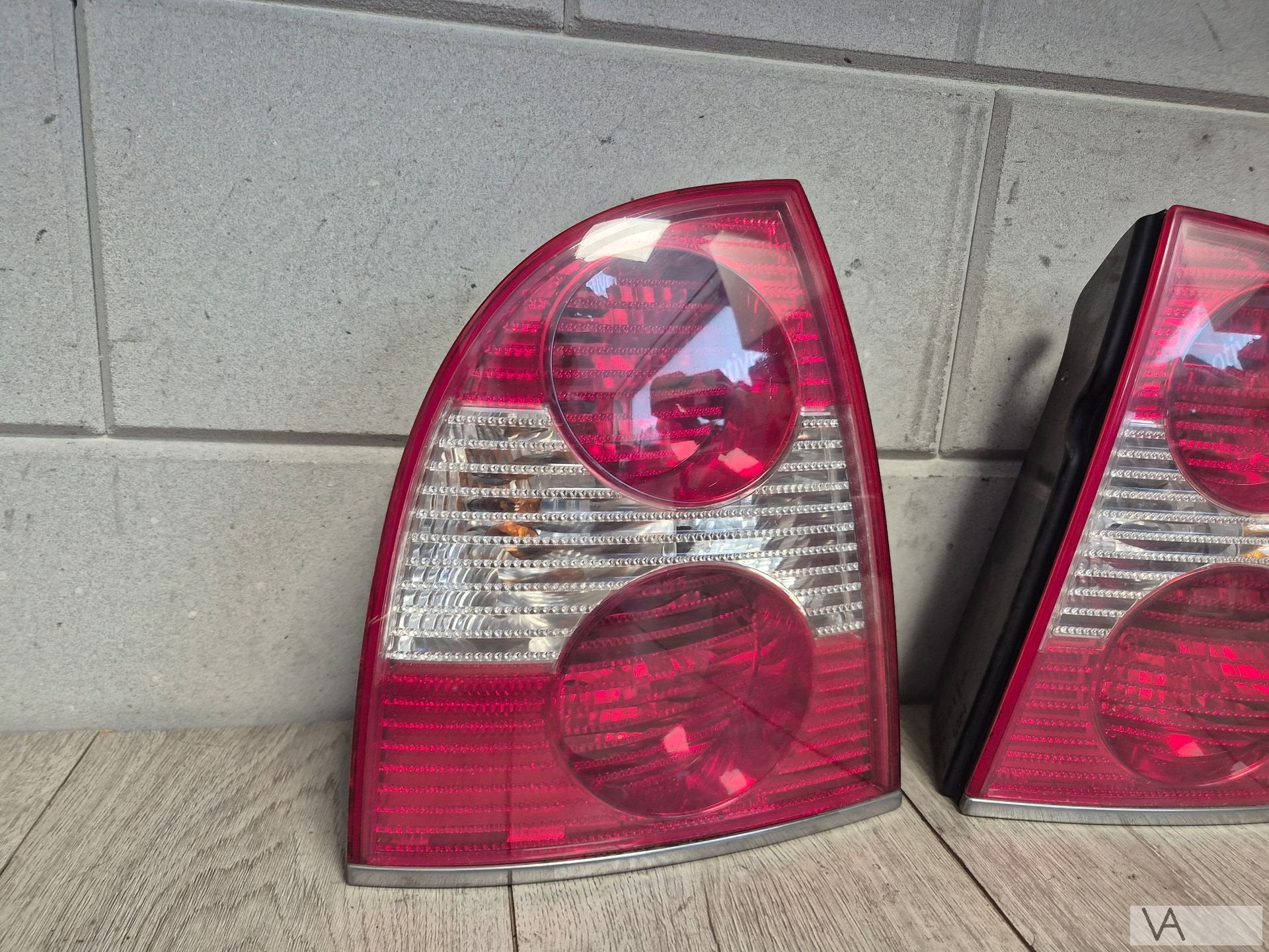 Achterlicht SET VW Passat W8 sedan chromen stripje ORIGINEEL, Gebruikt, -, Volkswagen, -