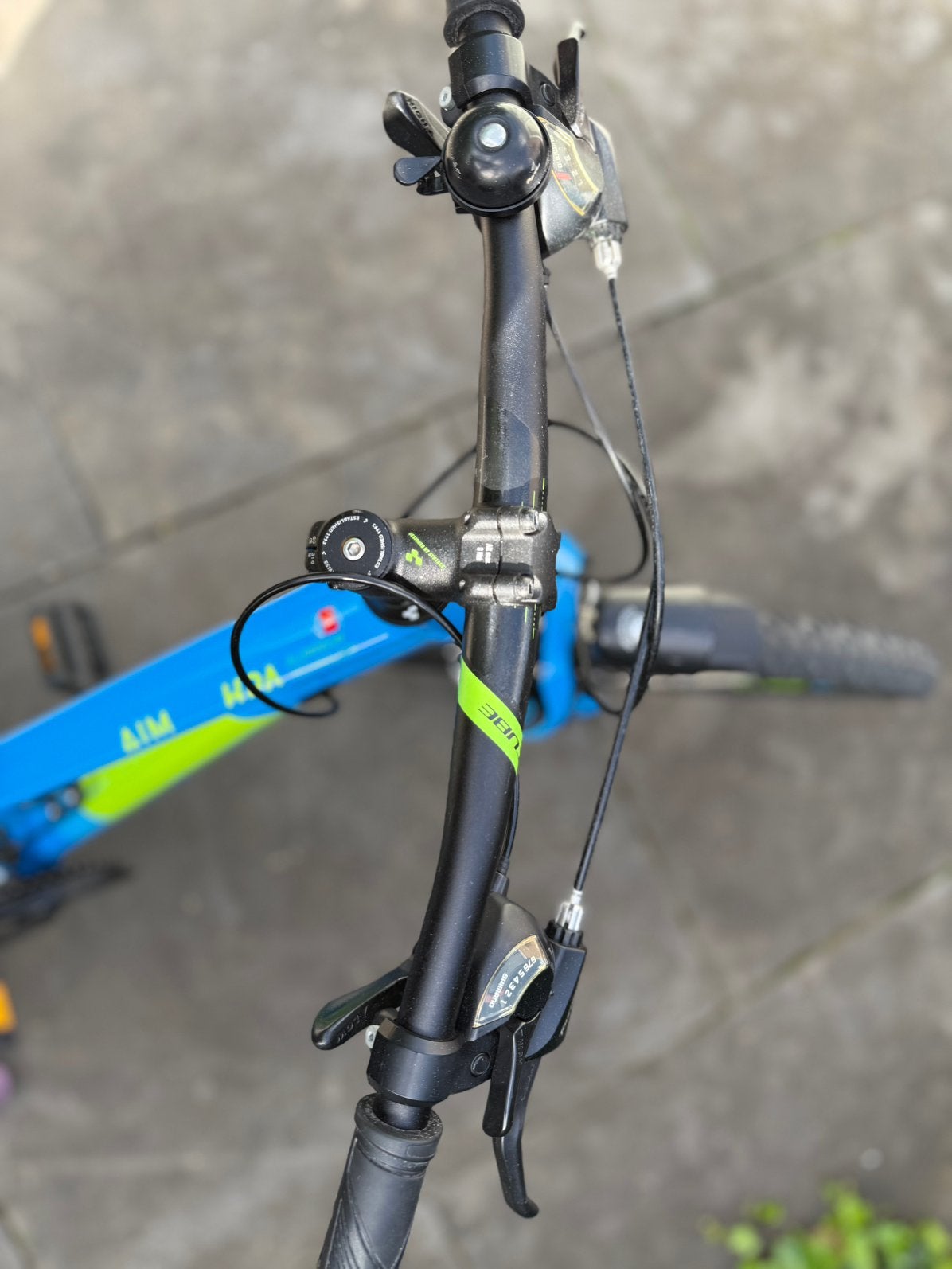 Foto 8 van CUBE Aim mountainbike blauw/groen – junior / kleine maat