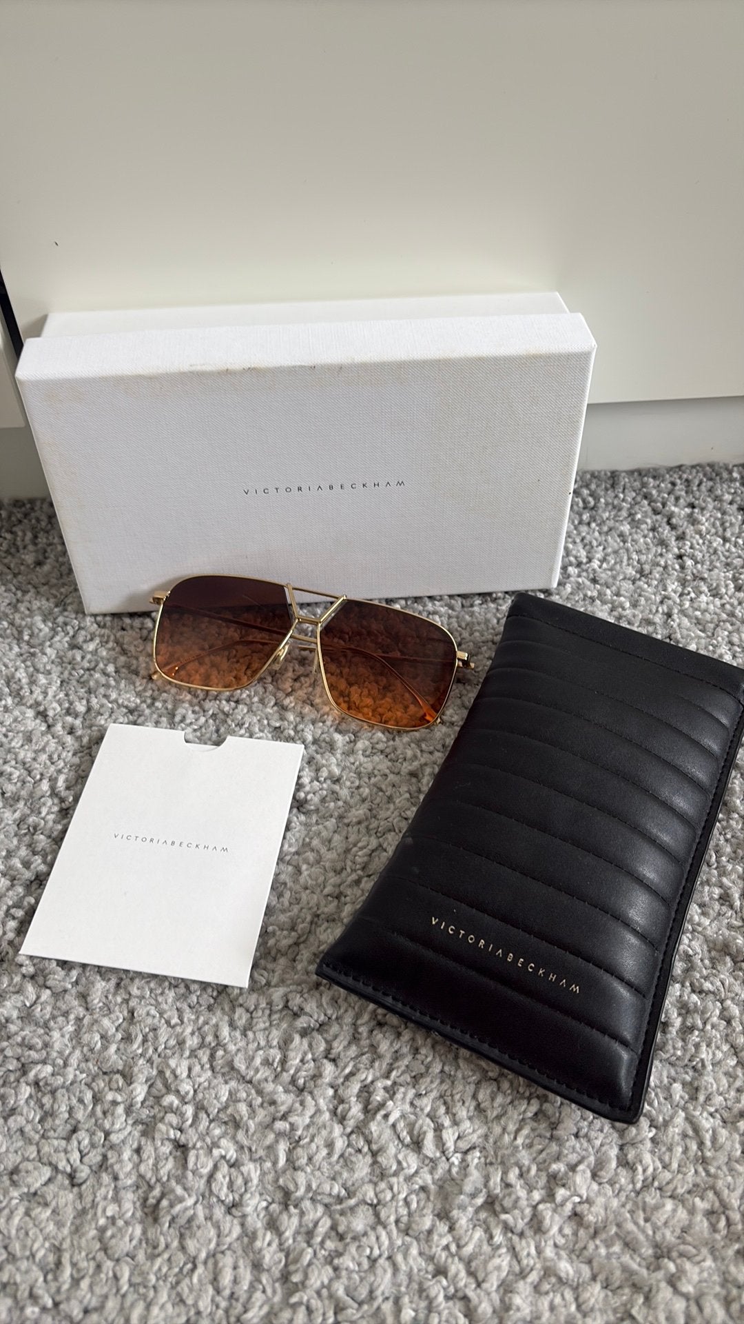 Victoria Beckham zonnebril, Ophalen, Zo goed als nieuw, Zwart, Overige merken