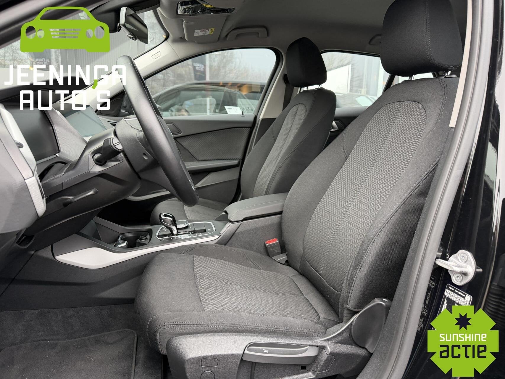 BMW 1-serie 118i Business Edition|AfnTrekhaak|DAB|Clima|Navi, Auto's, Gebruikt, Zwart, Origineel Nederlands, Bedrijf