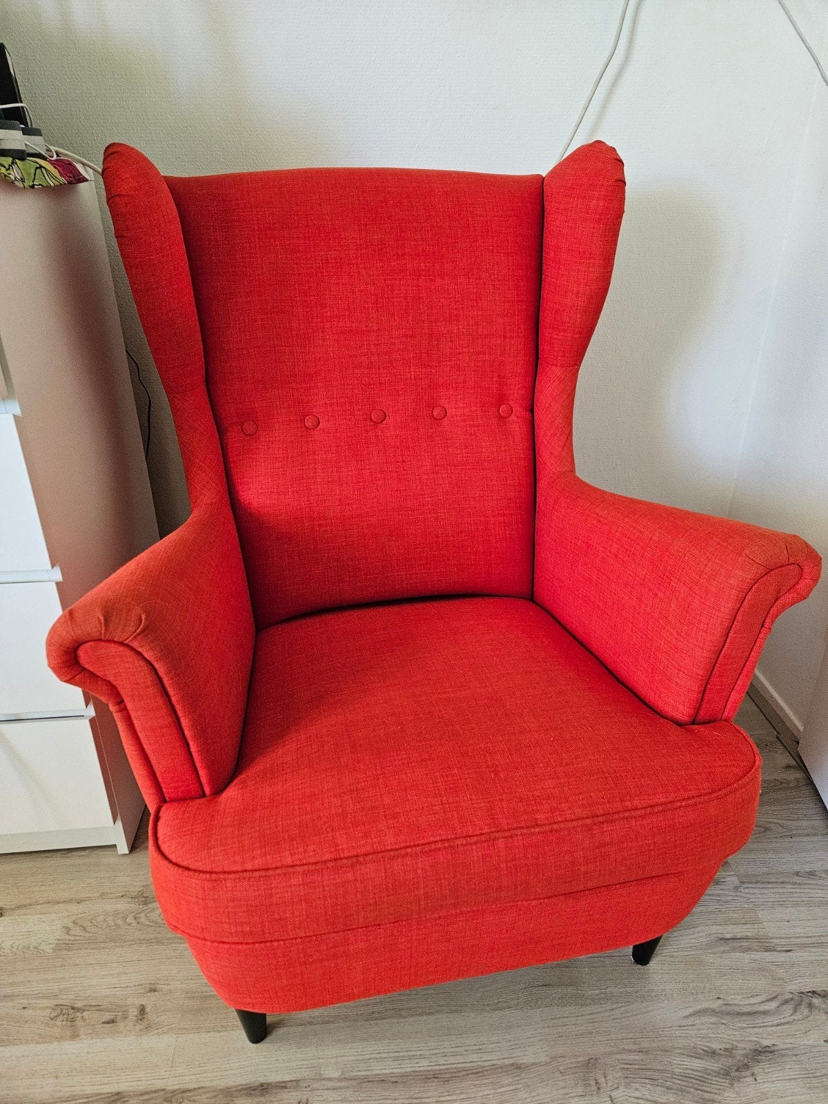 IKEA STRANDMON oorfauteuil rood/oranje, Huis en Inrichting, Fauteuils, Ophalen, Gebruikt, Modern, Klassiek, Comfort, 75 tot 100 cm