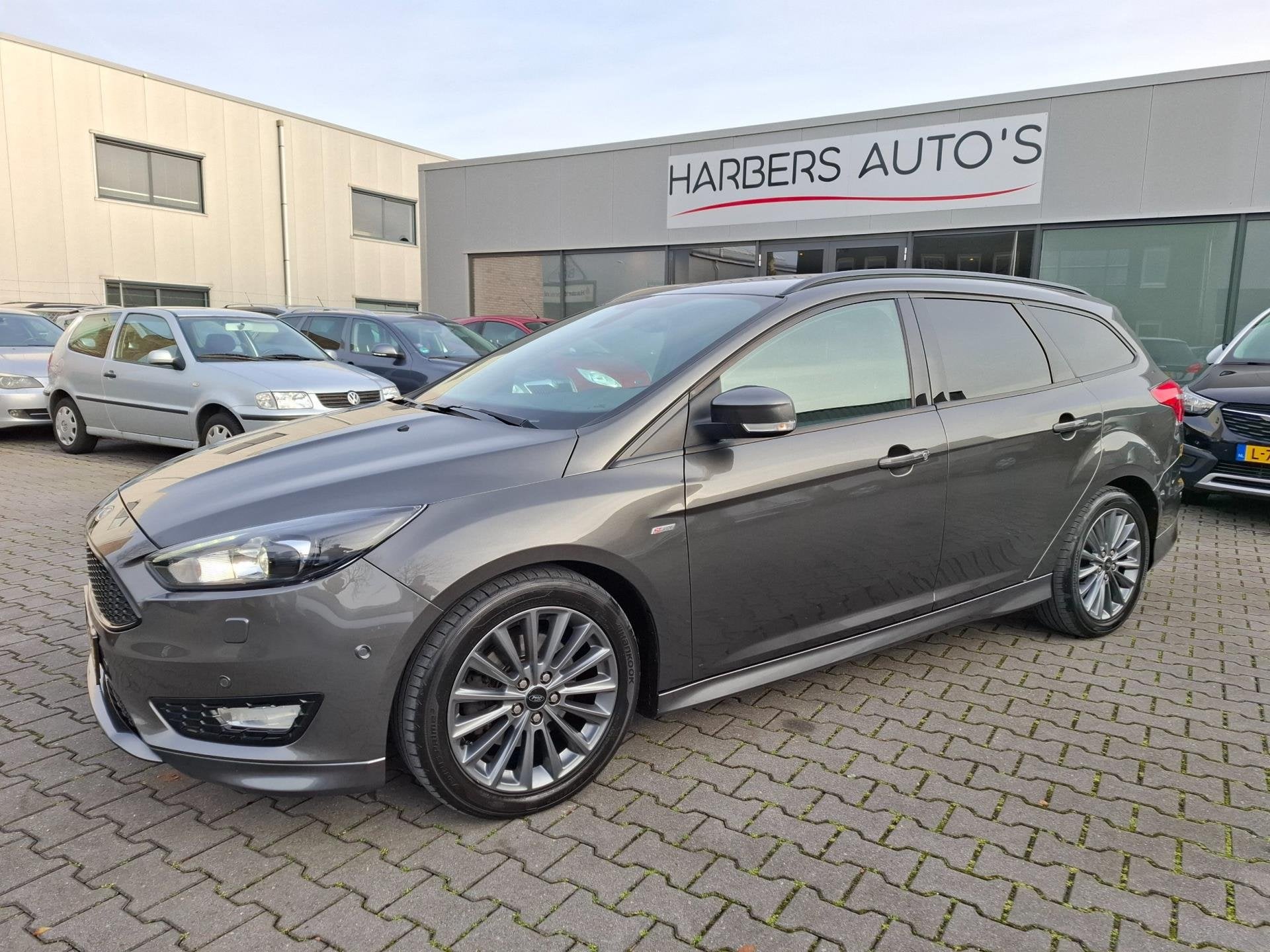 Ford Focus Wagon 1.5 Titanium Edition ST LINE AUTOMAAT/NAVI!, Stof, 4 cilinders, 690 kg, 182 pk