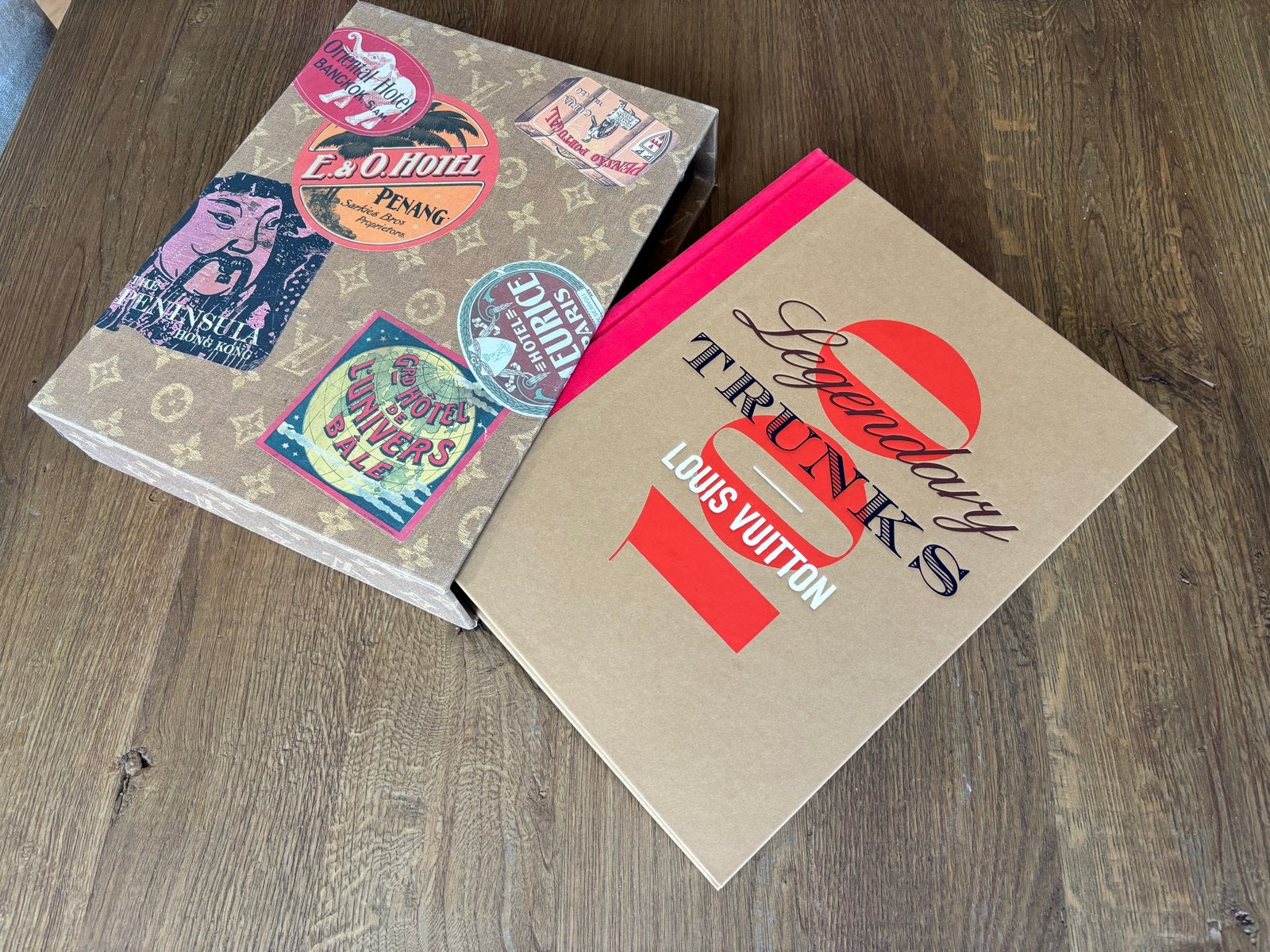 Louis Vuitton: 100 Legendary Trunks Boek met Box, Ophalen of Verzenden, Zo goed als nieuw