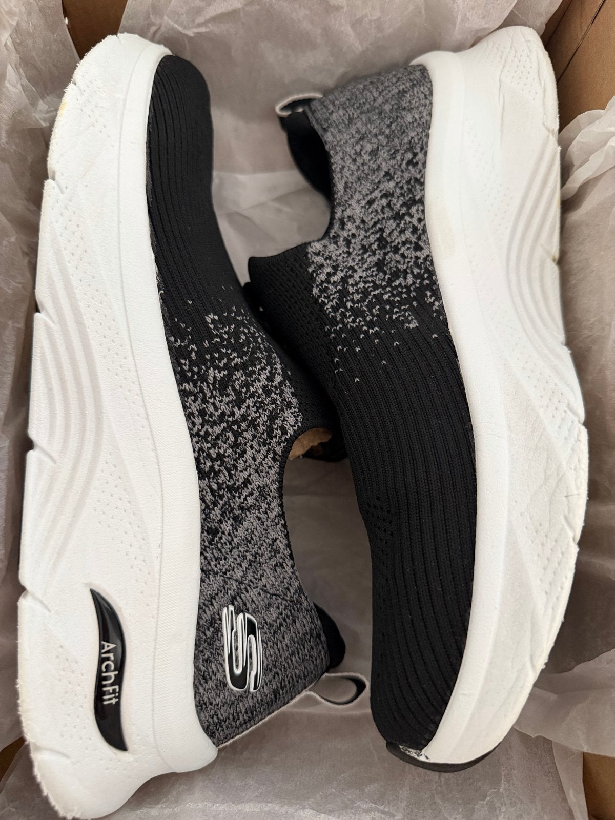 Skechers Arch Fit D'Lux-Key Journey sneakers - Zwart/Grijs, Zwart, Ophalen of Verzenden, Sneakers of Gympen, Zo goed als nieuw