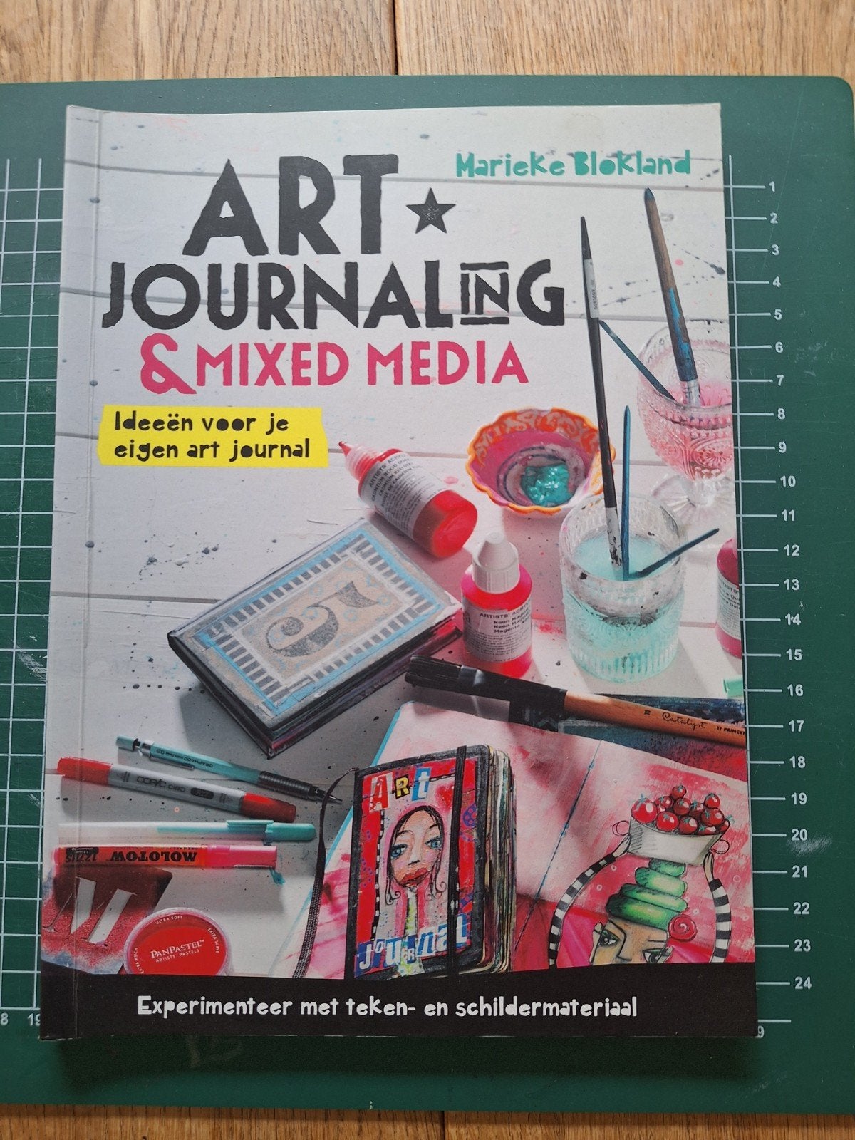 Marieke Blokland - Art journaling en mixed media, Ophalen of Verzenden, Zo goed als nieuw, Tekenen en Schilderen, Marieke Blokland