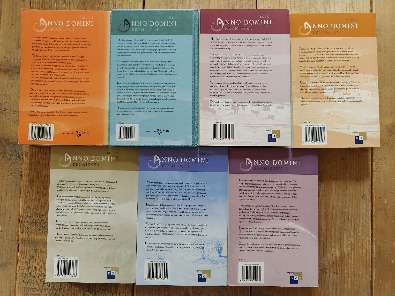 Bijna serie : Anno Domino kronieken., Ophalen of Verzenden, Gelezen