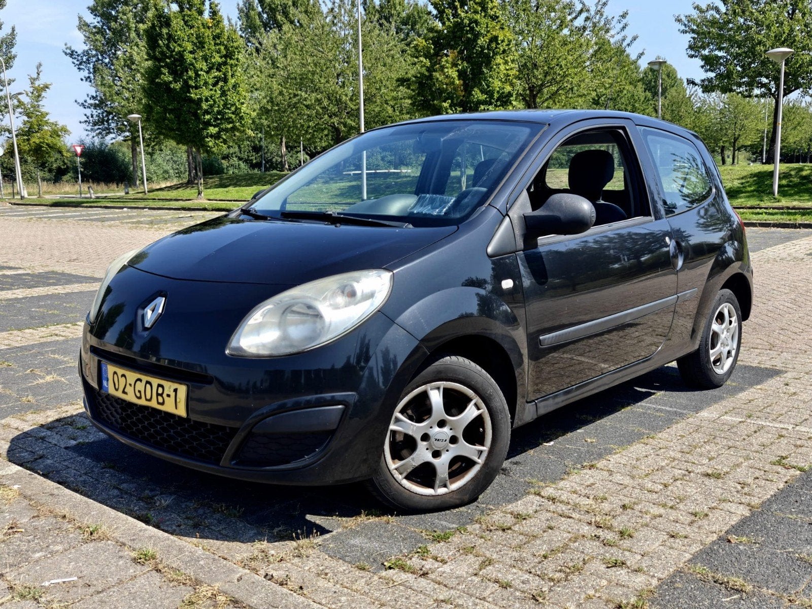 Renault Twingo 1.2 airco zuinige auto., Auto's, Voorwielaandrijving, Twingo, 31 €/maand, 4 cilinders