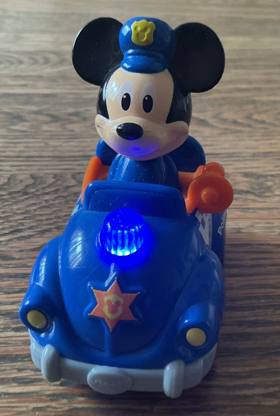 VTECH BLAUWE POLITIE AUTO MICKEY MOUSE VOLKSWAGEN KEVER, Ophalen of Verzenden, Mickey Mouse, Zo goed als nieuw, Beeldje of Figuurtje