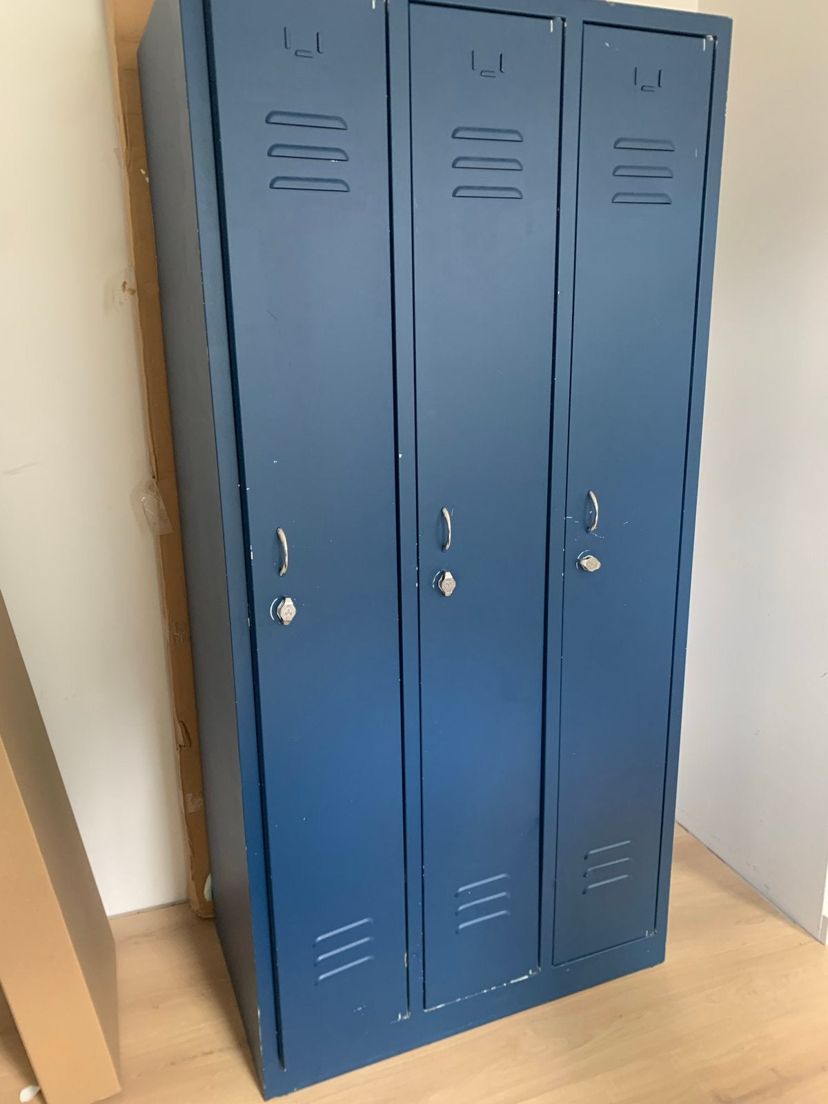 GRATIS Blauwe metalen locker met 3 deuren, Ophalen, Gebruikt