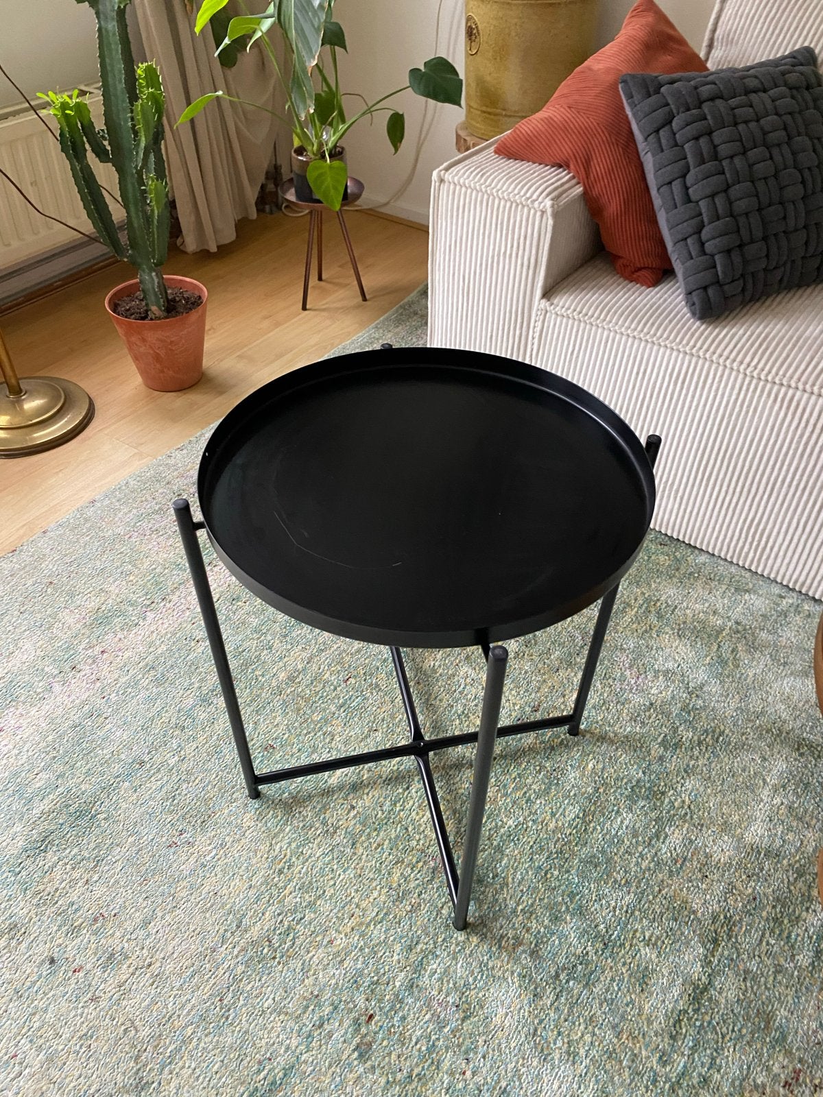Ikea GLADOM Zwarte ronde bijzettafel, Minder dan 45 cm, Minder dan 55 cm, Gebruikt, Metaal of Aluminium
