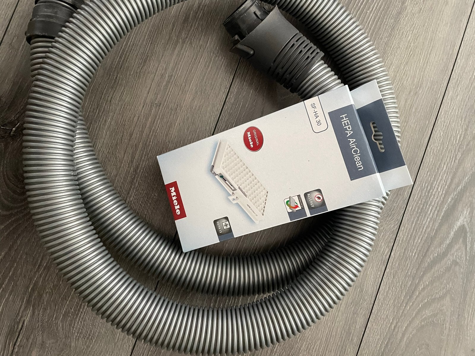 Miele stofzuigerslang c2 met HEPA AirClean filter SF-HA 30, Inclusief accessoires, Gebruikt, Miele, Sledestofzuiger