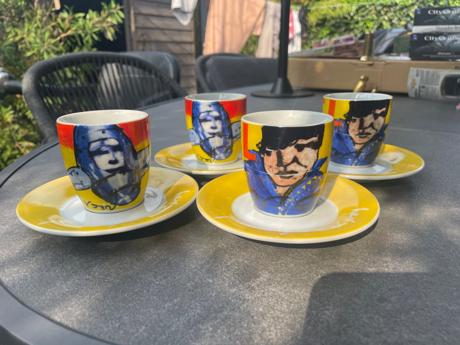 Herman Brood koffie Kopjes met Schotels (4 stuks), Huis en Inrichting, Overige merken, Keramiek, Ophalen of Verzenden, Zo goed als nieuw