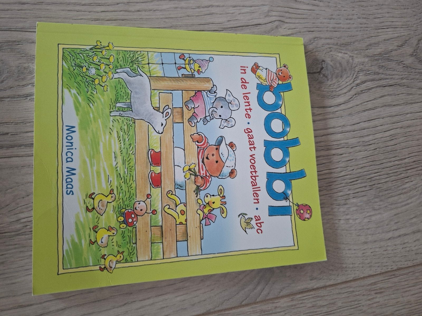 Bobbi in de lente: gaat voetballen • abc - Monica Maas, Ophalen