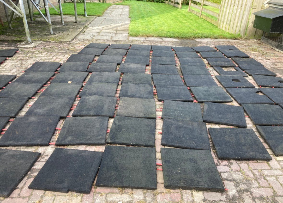 Rubberen tegels, 50 stuks, 50x50x4,5cm, Tuin en Terras, Ophalen, Gebruikt, Overige typen, Rubber