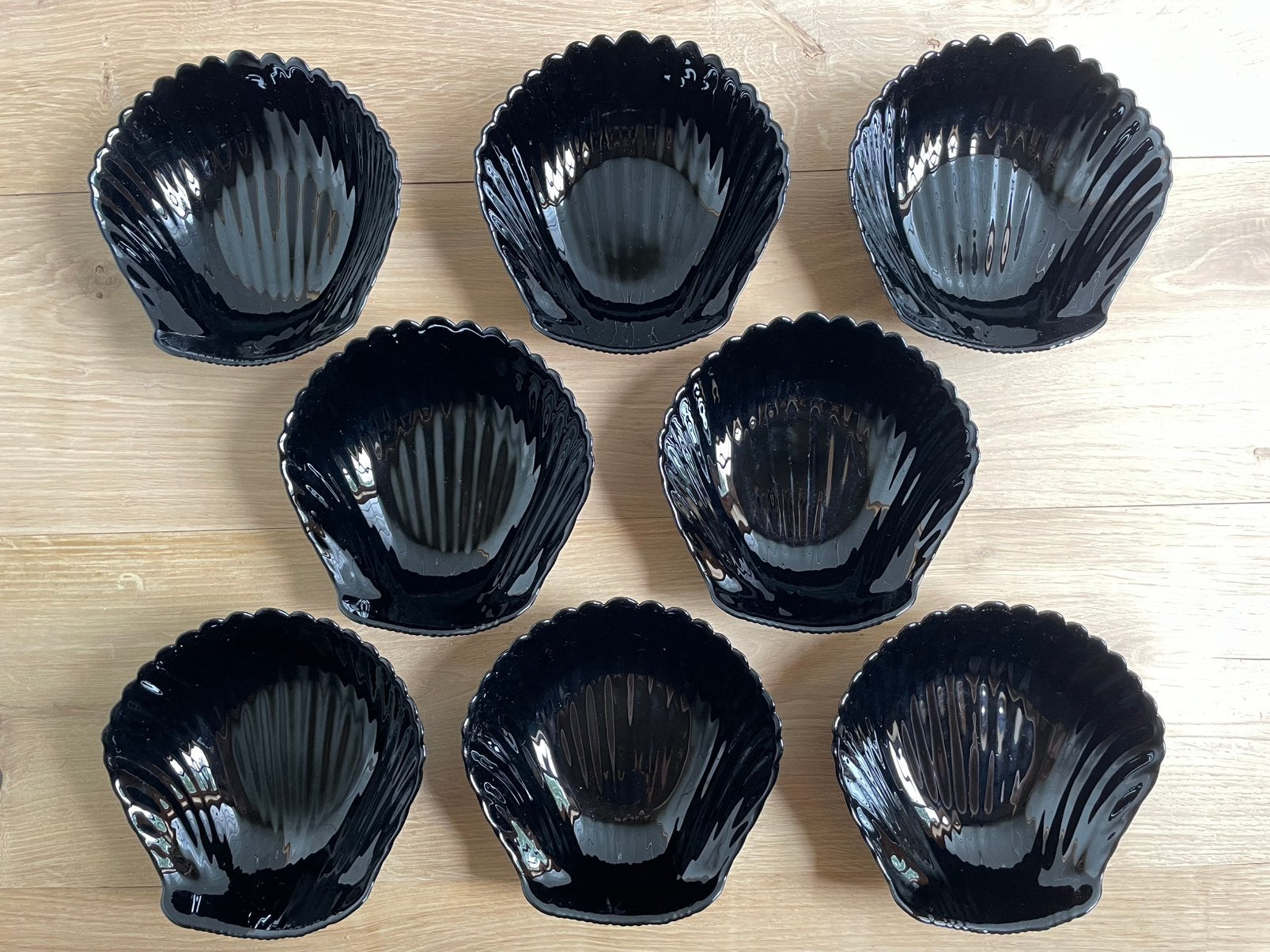 Vintage Arcoroc St Jacobs schelpen 8 delige kommen set., Overige merken, Ophalen of Verzenden, Kom(men), Overige stijlen