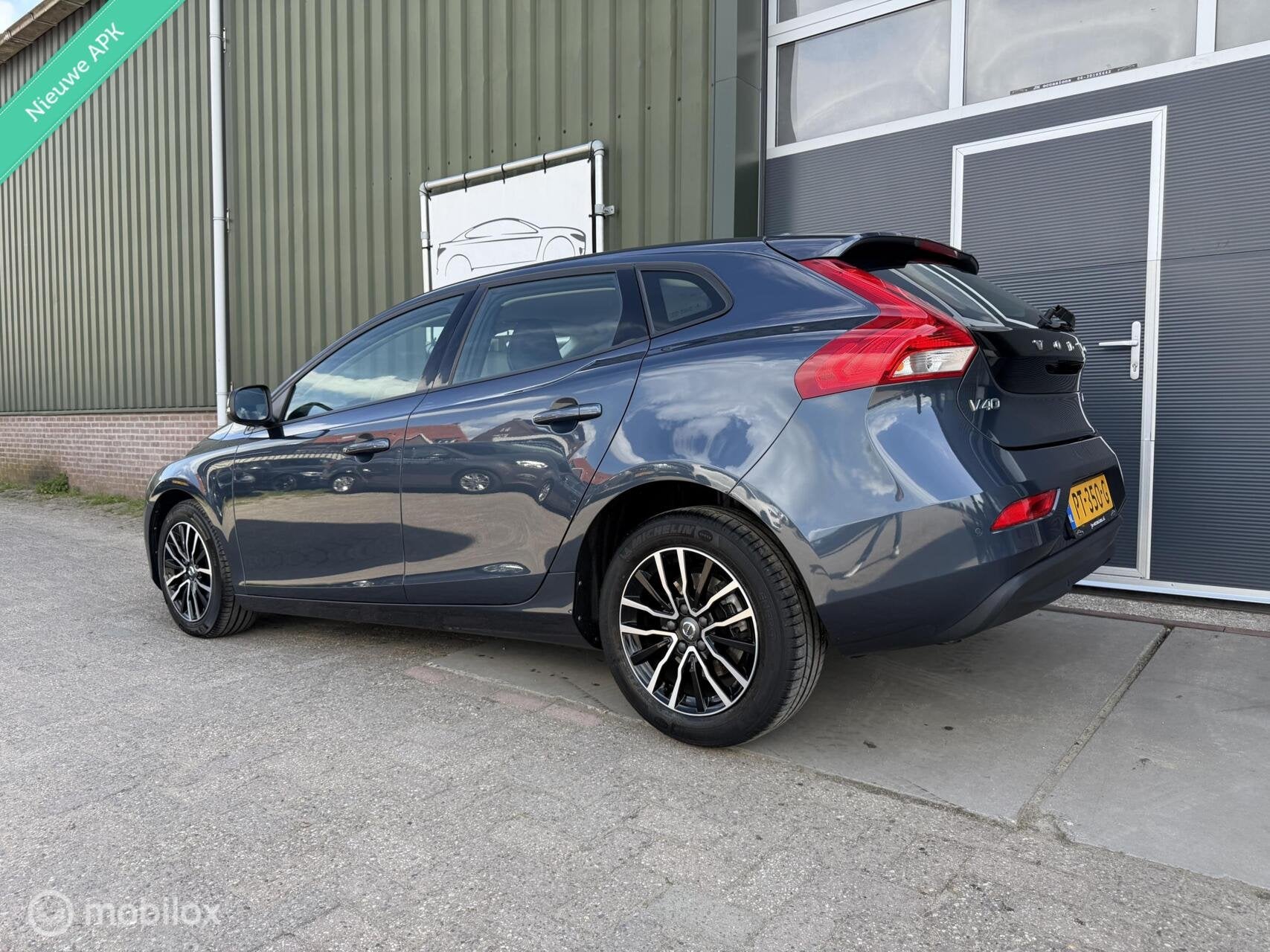 Volvo V40 1.5 T2 Nordic+|Clima|Cruise|Stoel vw|Navi|Blueto, Euro 6, 4 cilinders, 700 kg, Blauw