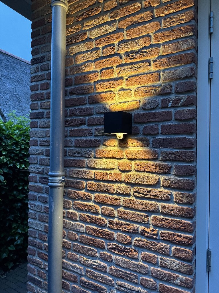 2x Waterdichte Oplaadbare LED Wandlamp Zwart USB-C, Huis en Inrichting, Lampen | Wandlampen, Ophalen of Verzenden, Nieuw, Kunststof