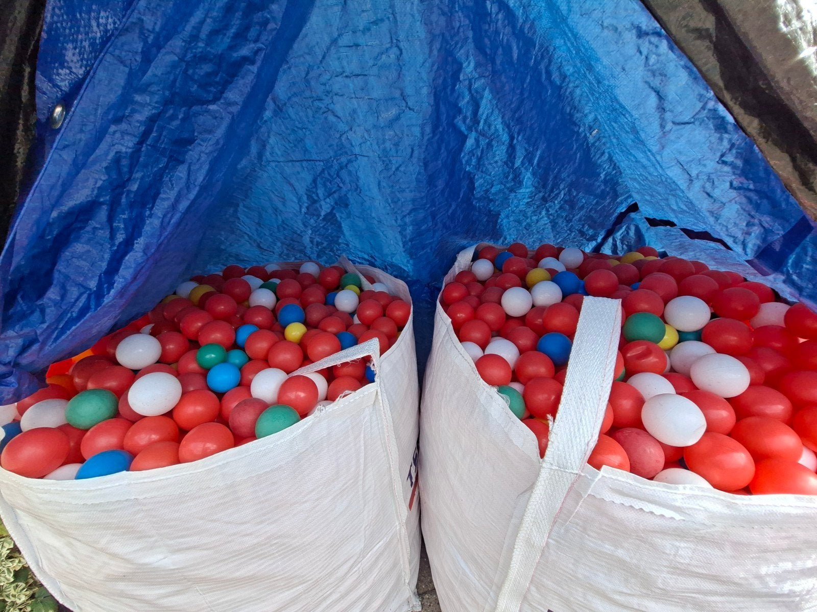 Grote partij ballenbak ballen zijn niet helemaal schoon, Ophalen, Gebruikt