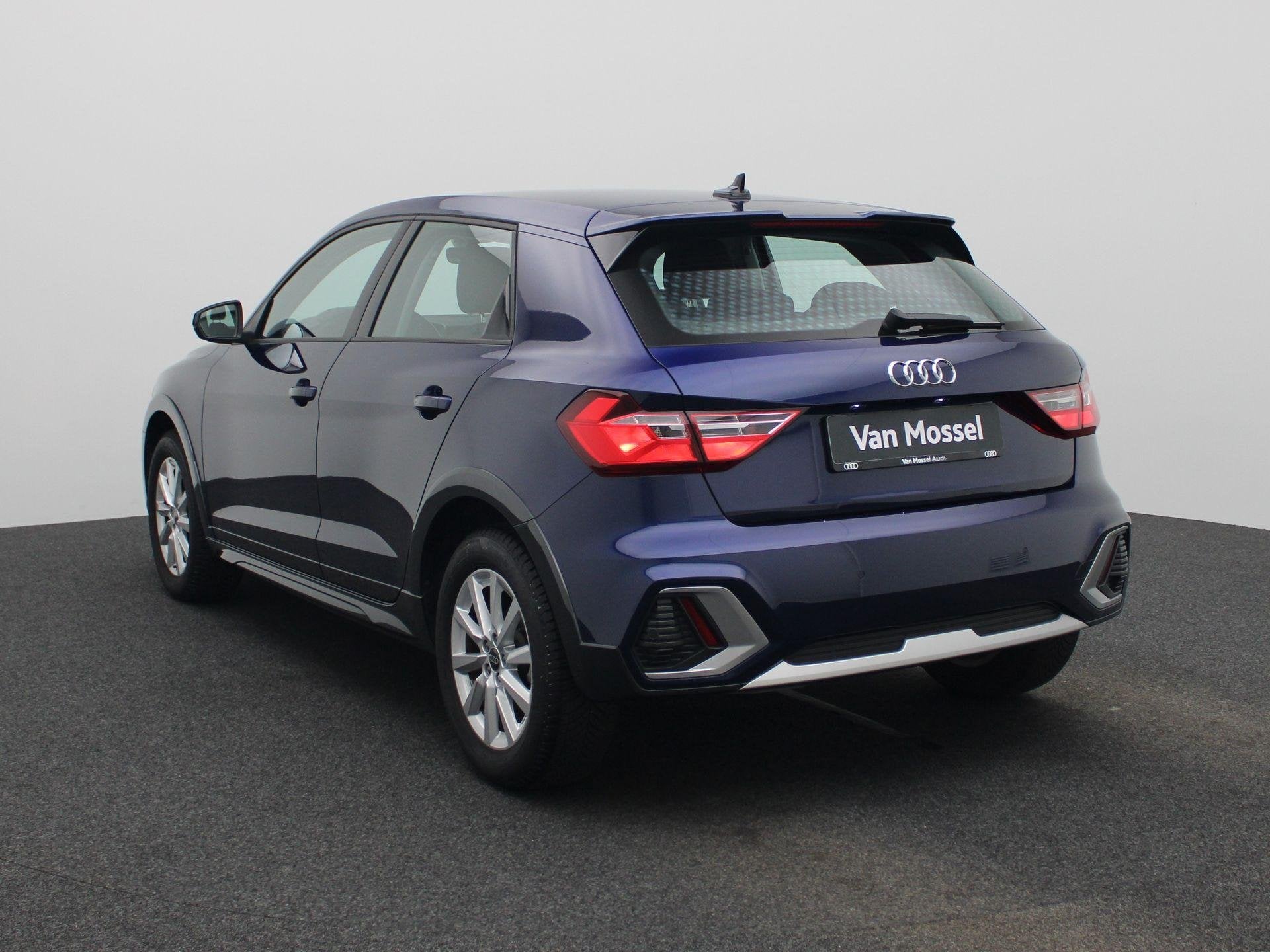 Audi A1 Sportback 1.0 30 TFSI 81kW S tronic Allstreet - LICH, 12 maanden, Stof, Zwart, Automatische klimaatregeling
