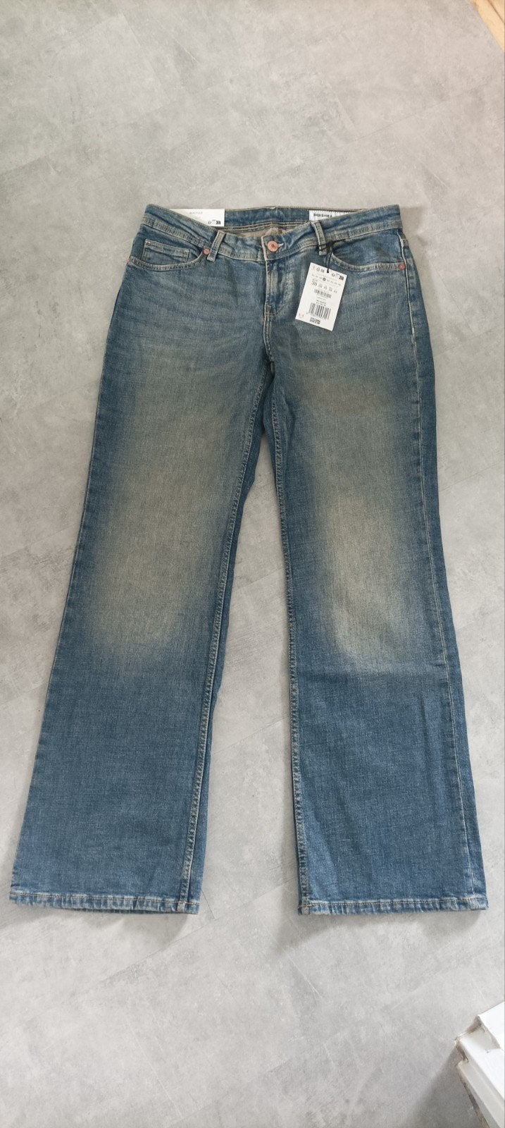 Bershka flared jeans maat 38  - Nieuw met kaartjes, Blauw, Nieuw, W30 - W32 (confectie 38/40), Bershka