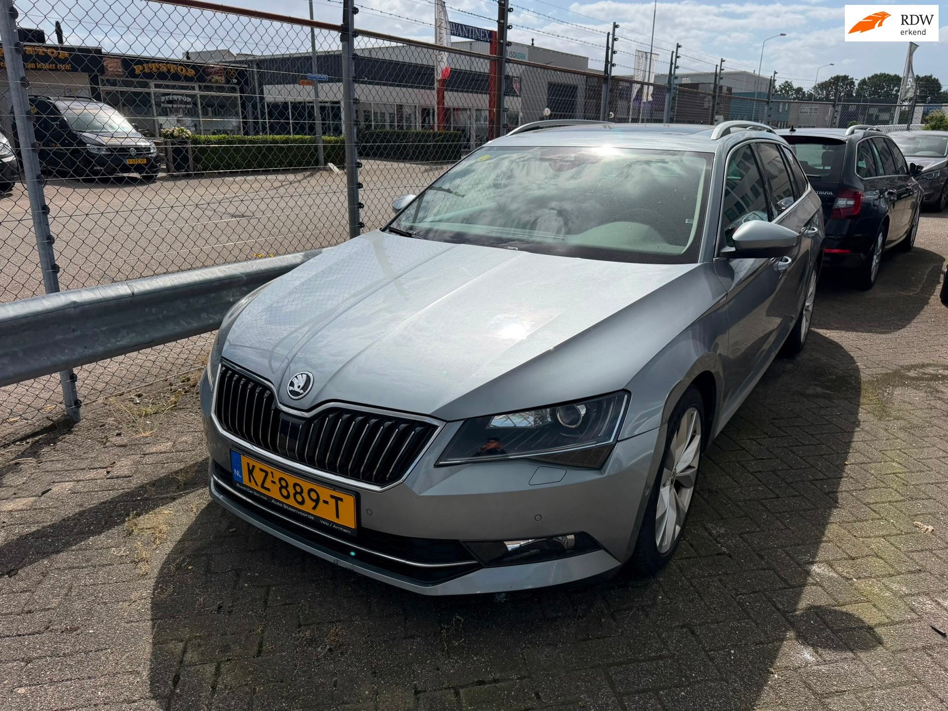 Skoda Superb Combi 1.6 TDI Style Business, Auto's, Gebruikt, Euro 6, 4 cilinders, Origineel Nederlands