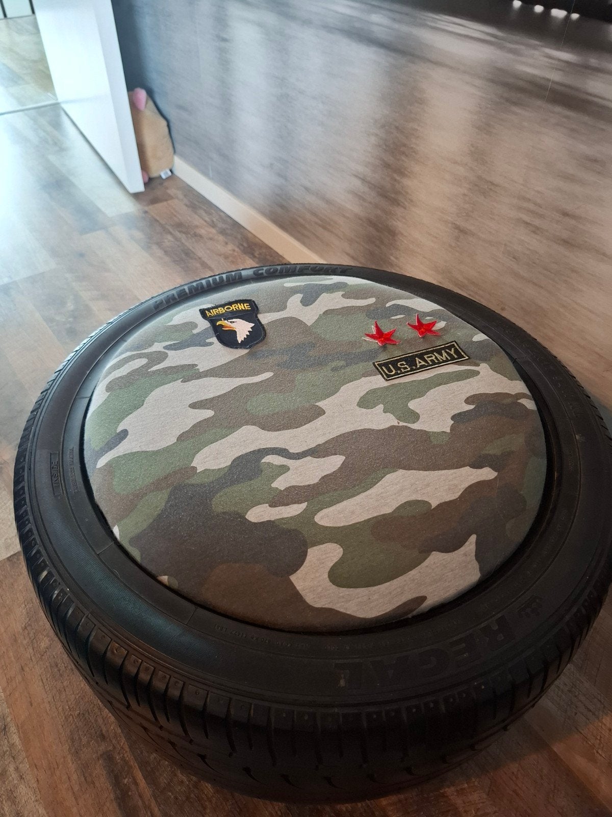 Stoere poef/kruk van autoband jongenskamer, Ophalen, Gebruikt, Overige materialen