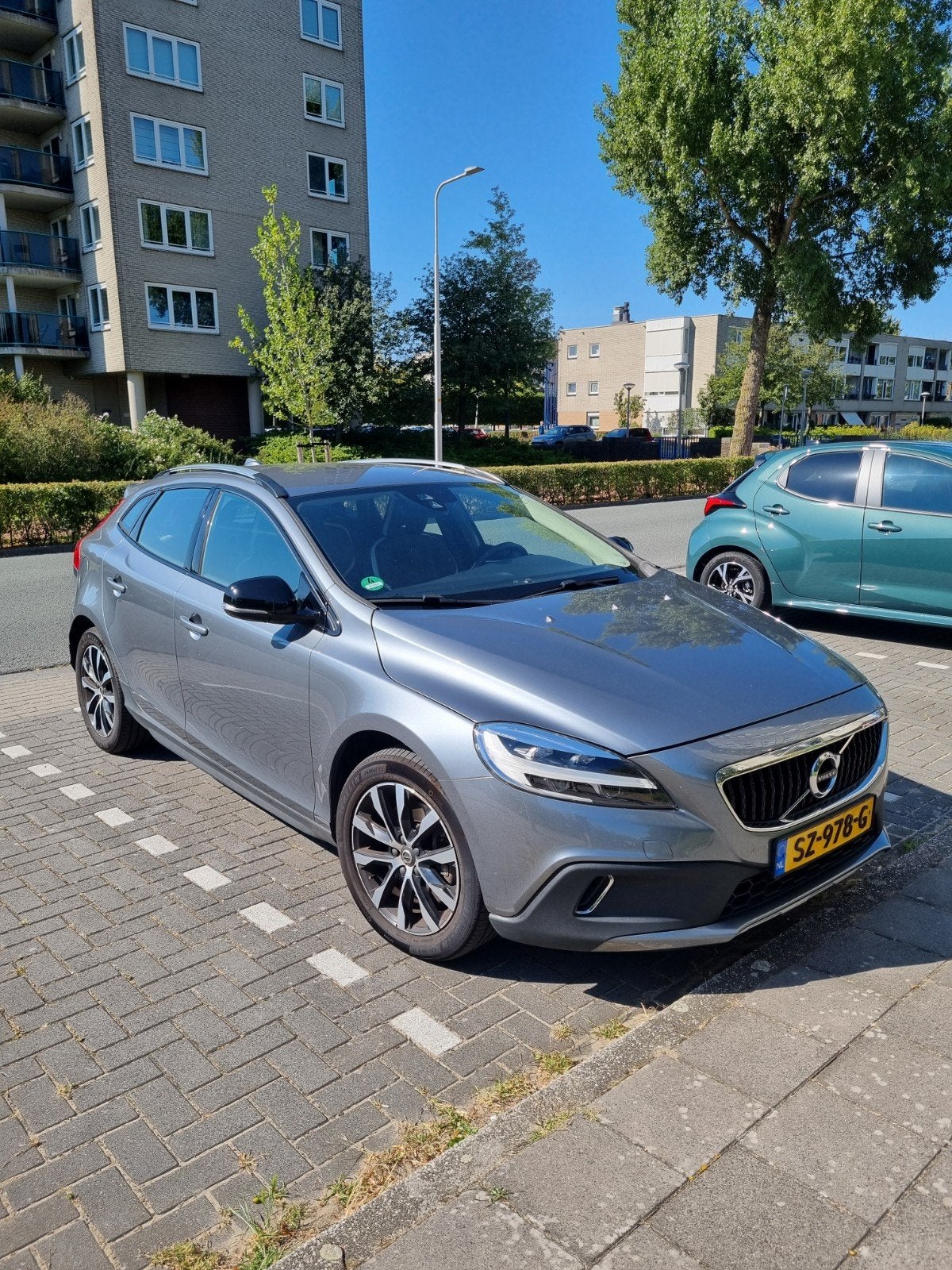 Volvo V40 1.5 T3 152PK Geartronic 2018 Grijs, 1498 cc, 4 cilinders, 700 kg, 75 €/maand