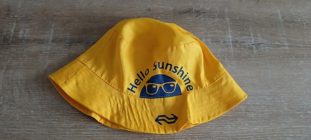 NS hoed Gele Bucket Hat "Hello Sunshine" trein verzameling, Verzamelen, Spoorwegen en Tramwegen, Nieuw, Trein, Overige typen, Ophalen of Verzenden