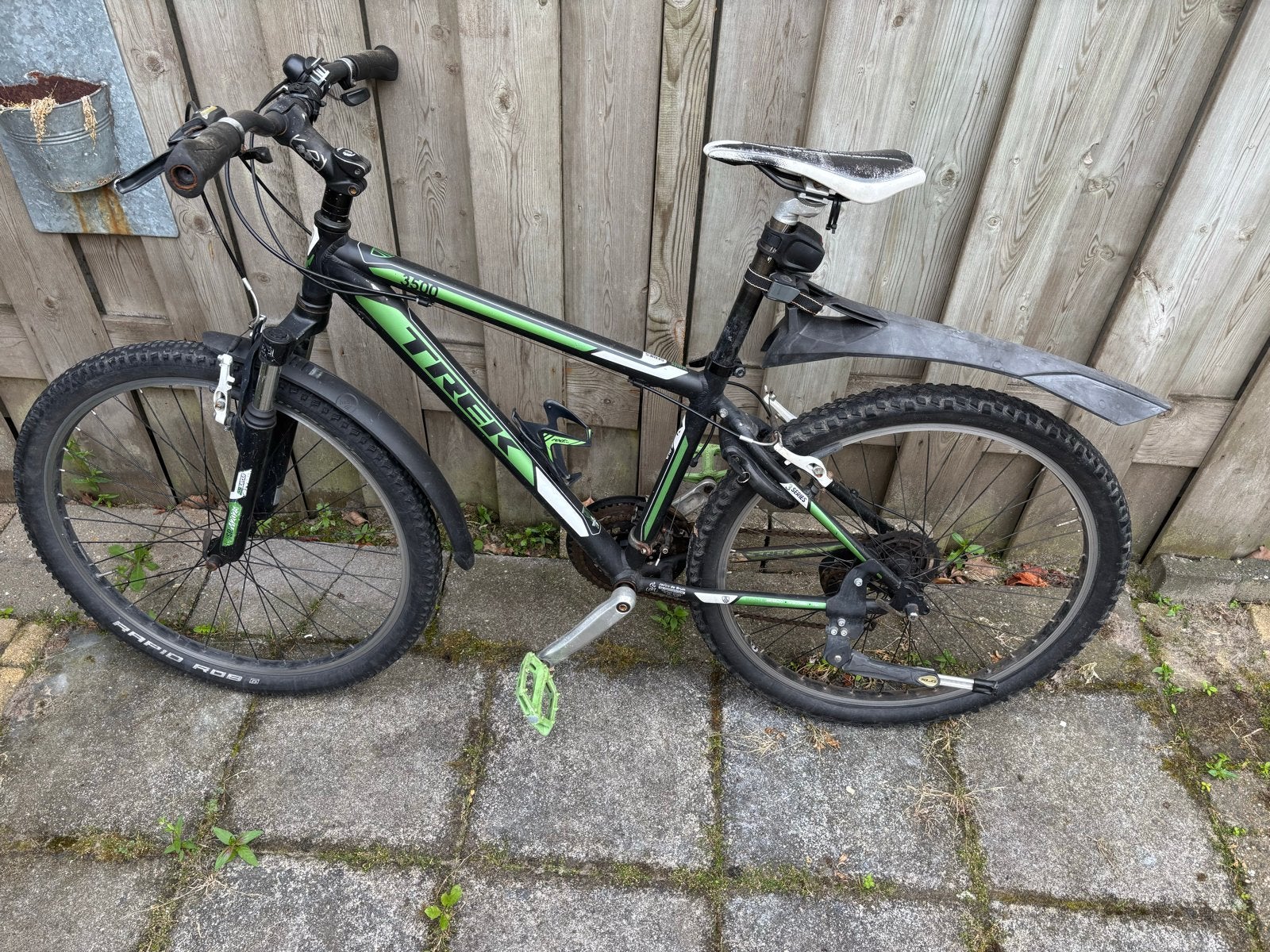 Kinder Trek 3500 Mountainbike - Zwart/Groen, Fietsen en Brommers, Fietsen | Kinderfietsjes, Ophalen, Gebruikt