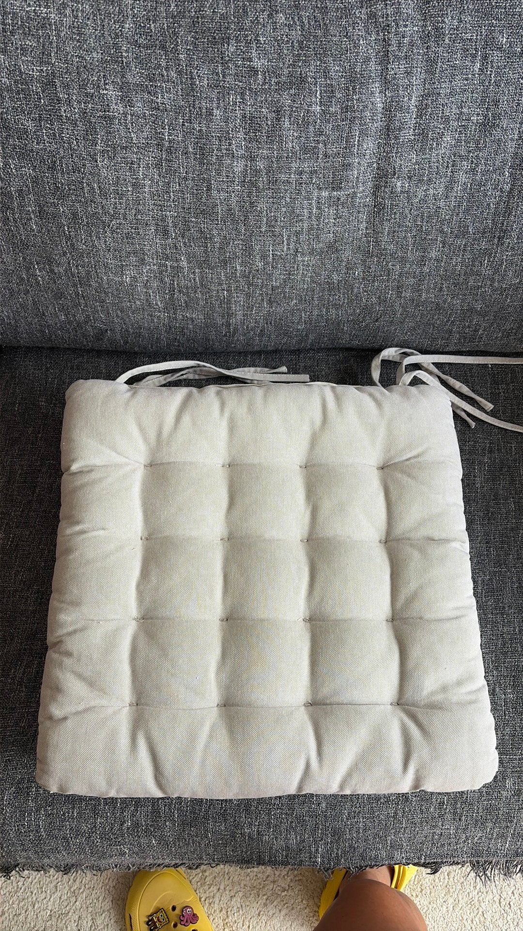 set of 2 comfortable beige chair cushions for just €5!, Ophalen of Verzenden, Gebruikt