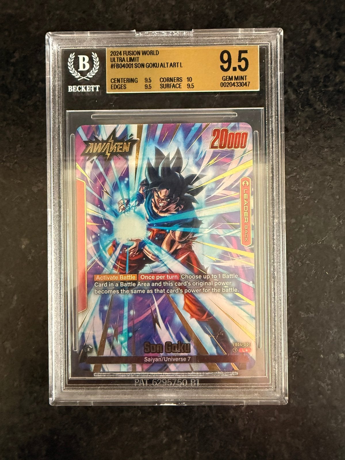 SON GOKU “FUSION WORLD 2024” SLAB, Hobby en Vrije tijd, Verzamelkaartspellen | Overige, Ophalen of Verzenden, Nieuw, Losse kaart