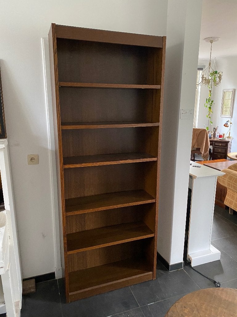 Boekenkast donkerbruin 205cm hoog, Ophalen, Gebruikt, Landelijk, klassiek, 50 tot 100 cm