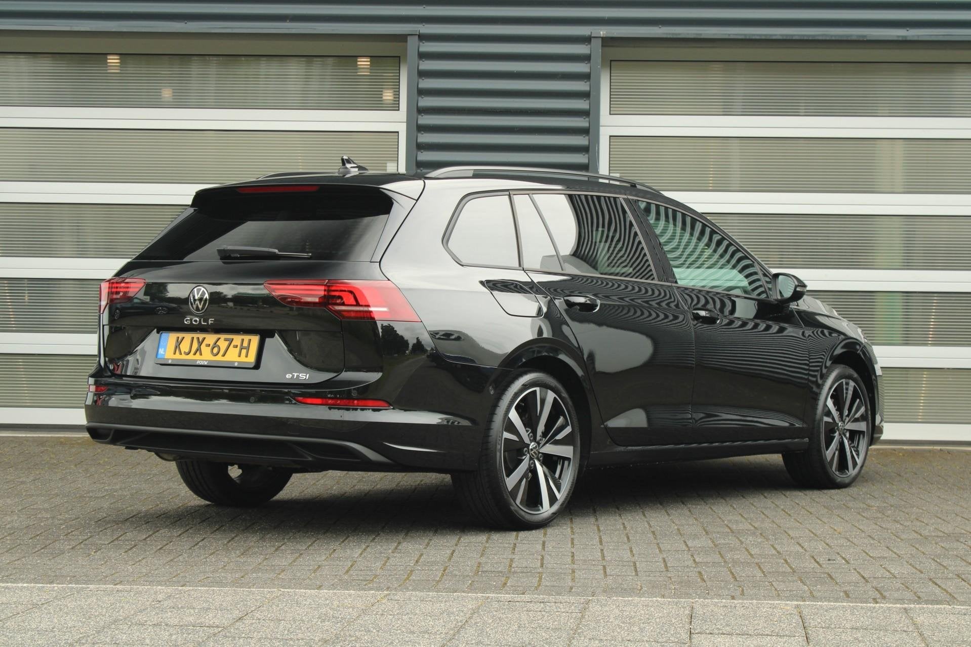 Volkswagen Golf Variant 1.5 eTSI 115pk DSG Life Edition | Tr, 12 maanden, 1498 cc, 4 cilinders, 116 pk