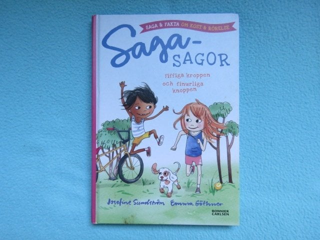 Zweeds kinderboek: Saga-Sagor, Fiffiga kroppen och finurliga, Ophalen of Verzenden, Zo goed als nieuw, Josefine Sundström, Fictie algemeen