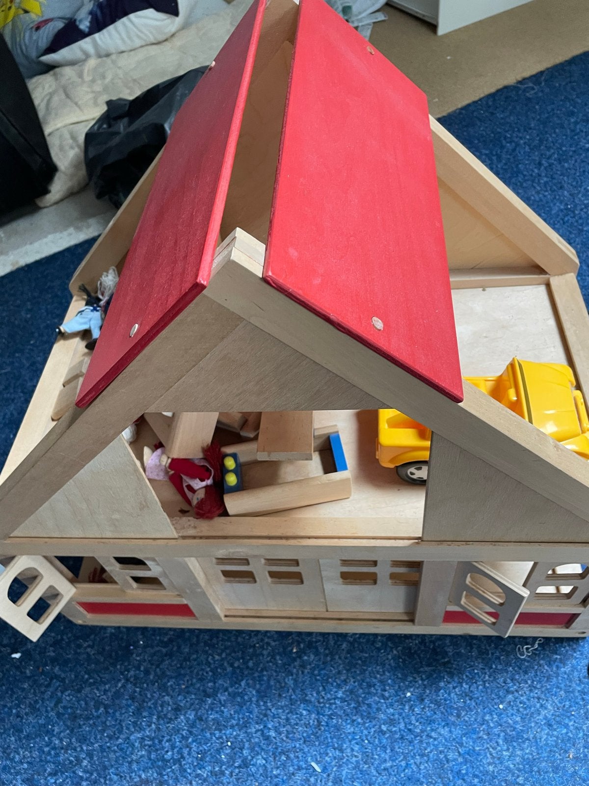 Houten poppenhuis met rood dak, Ophalen, Gebruikt, Poppenhuis