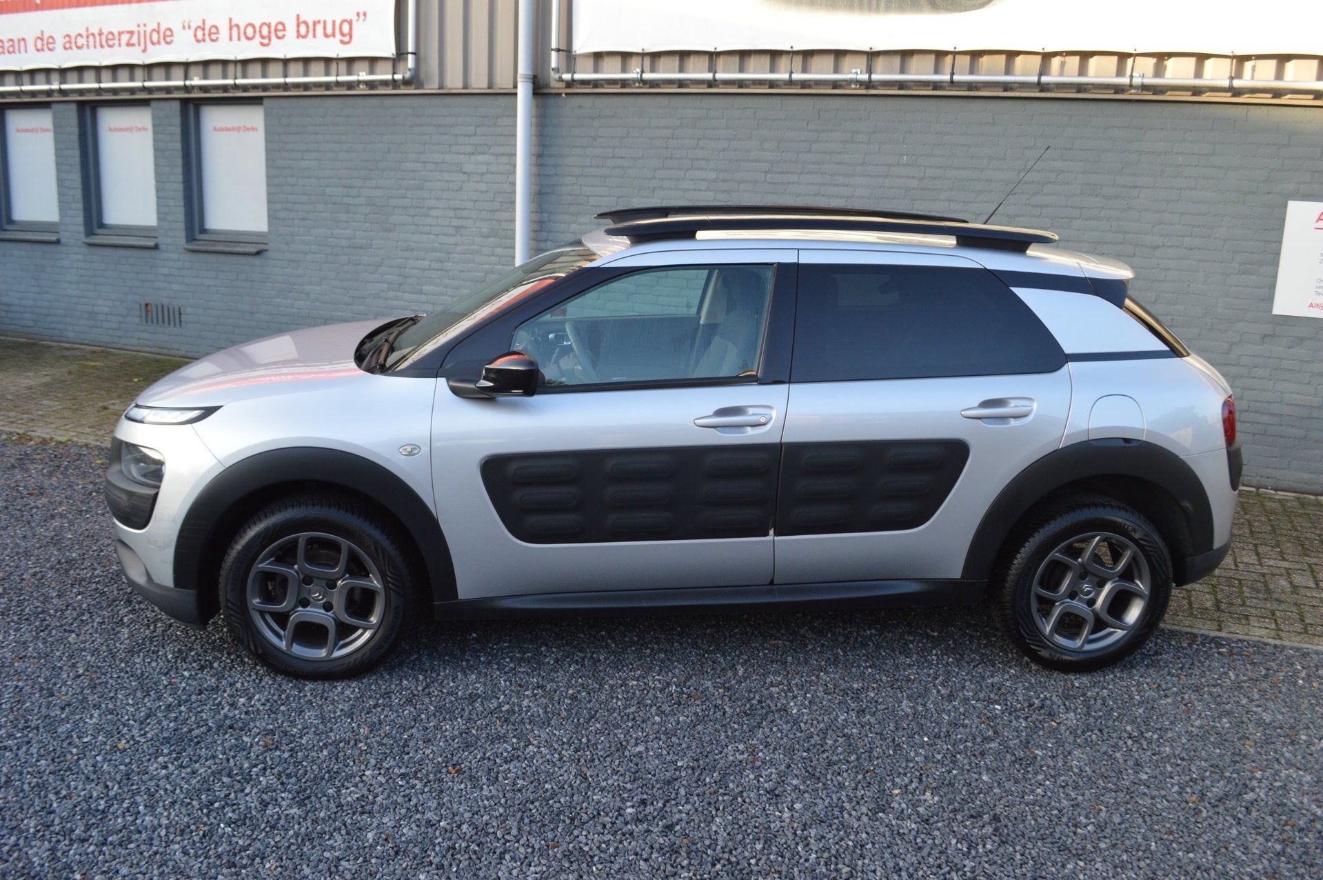 Citroen C4 Cactus 1.2 VTi Shine | Airco |Navi | Carplay | Nw, Auto's, Voorwielaandrijving, Euro 5, Stof, Gebruikt