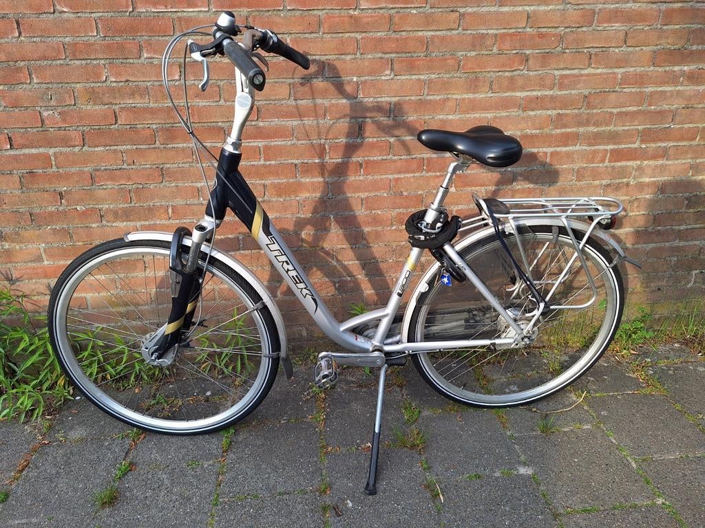 Damesfiets Trek Navigator L300, Versnellingen, Zo goed als nieuw, Trommelrem, Ophalen