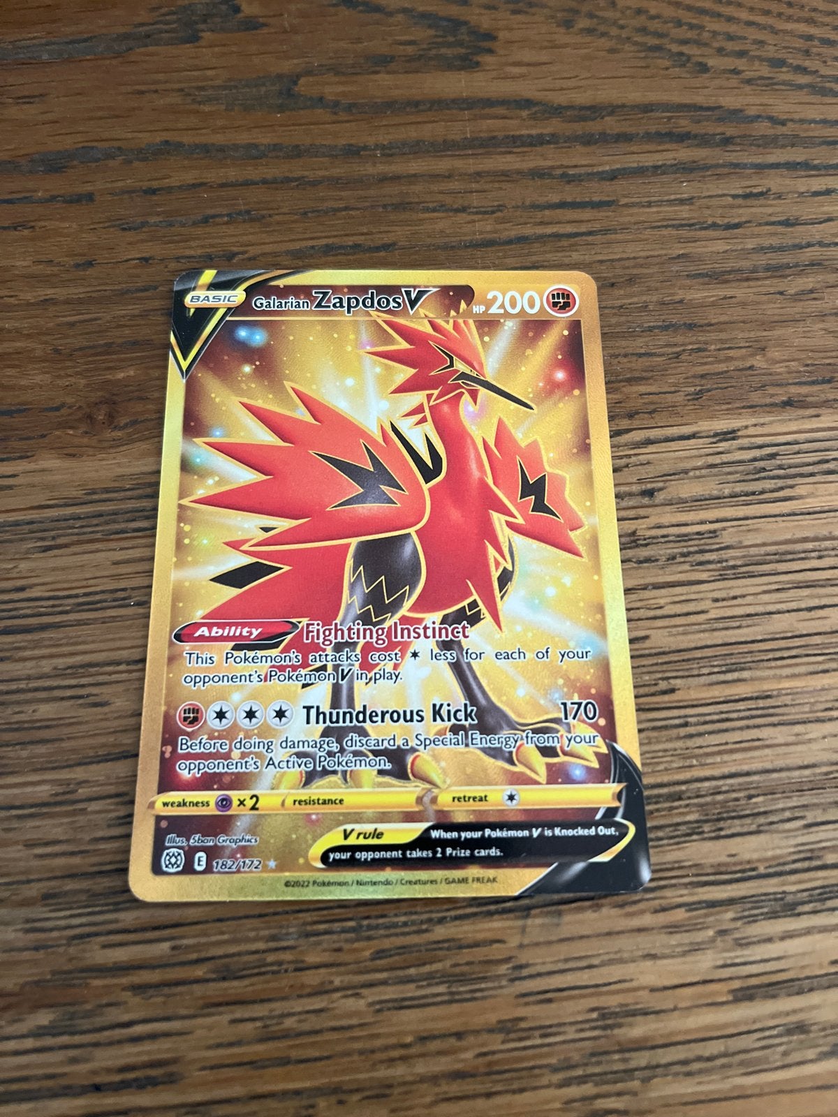 Galarian Zapdos V Full Art Pokémon Kaart (182/172), Hobby en Vrije tijd, Verzamelkaartspellen | Pokémon, Ophalen of Verzenden