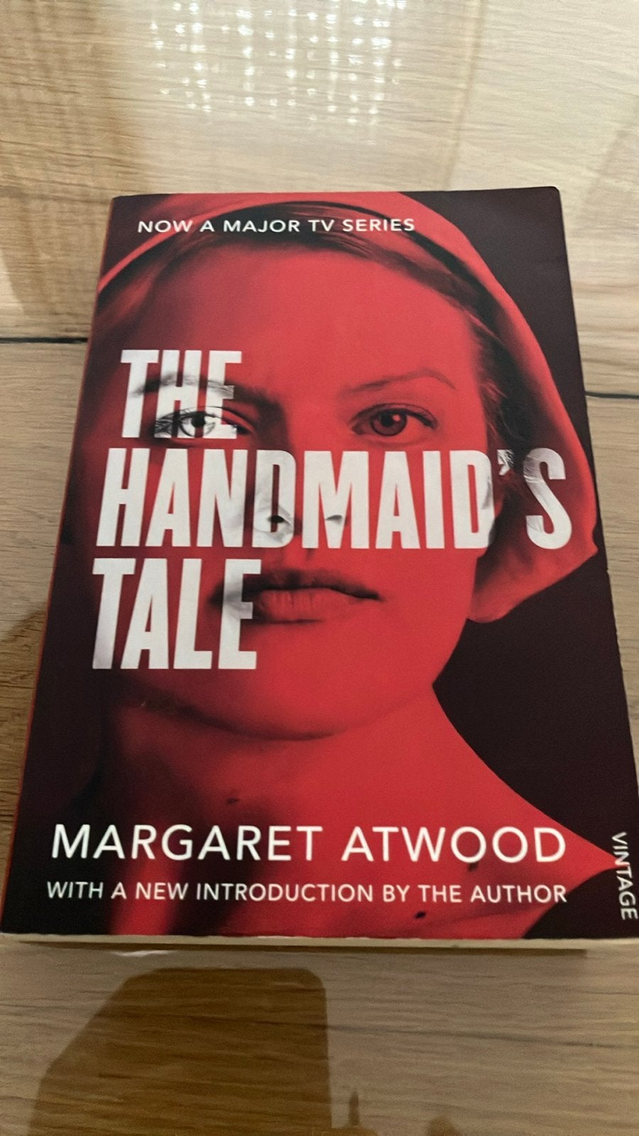 The Handmaid's Tale - Margaret Atwood (Vintage), Ophalen of Verzenden, Zo goed als nieuw, Europa overig